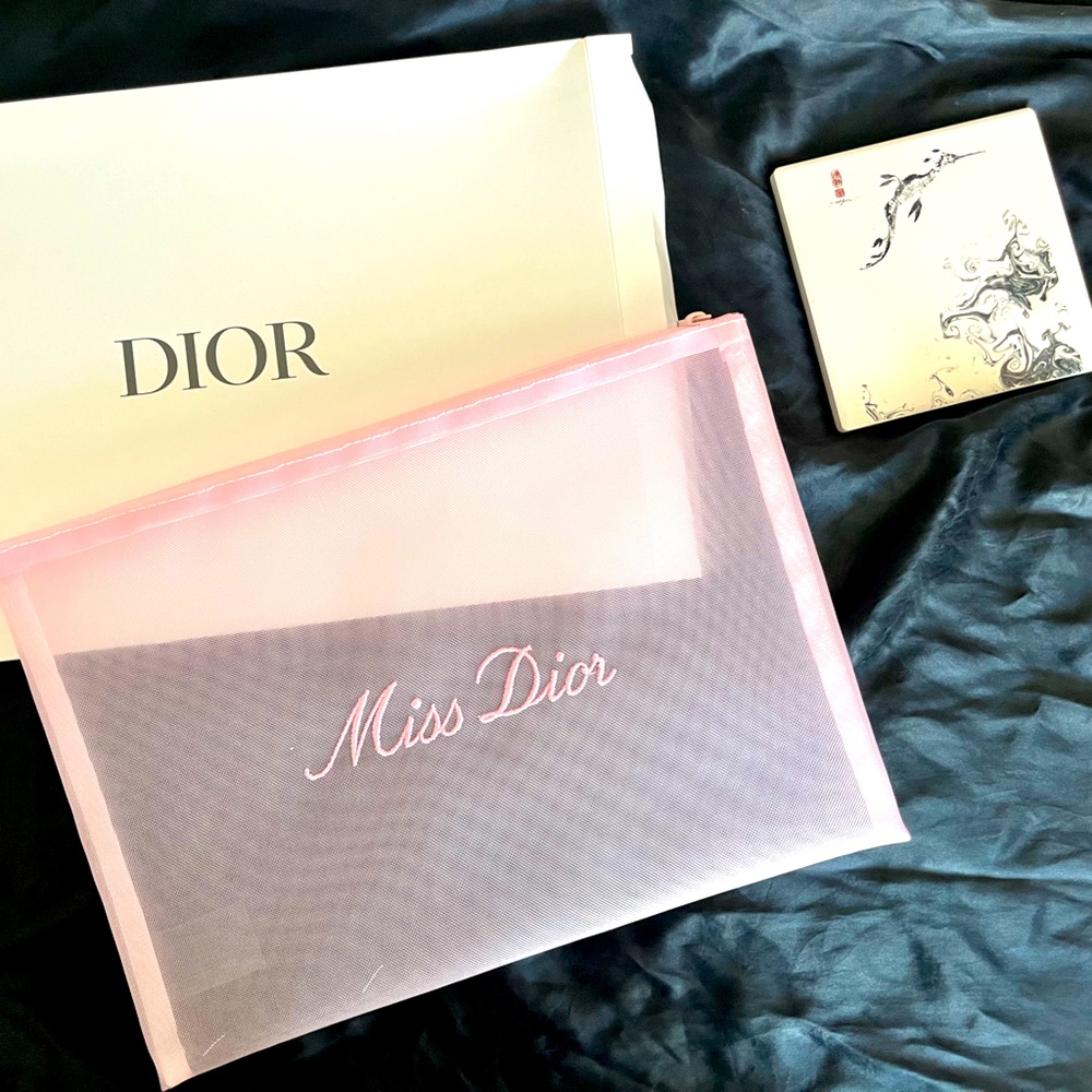 Dior’s, Miss Dior, travel pouch!